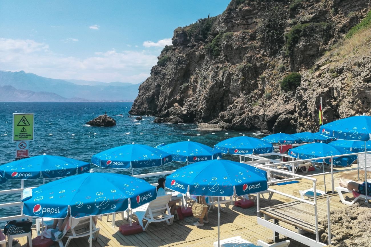 Russians have abruptly  started fleeing. They are leaving the all-inclusive paradise of the Poles in large numbers