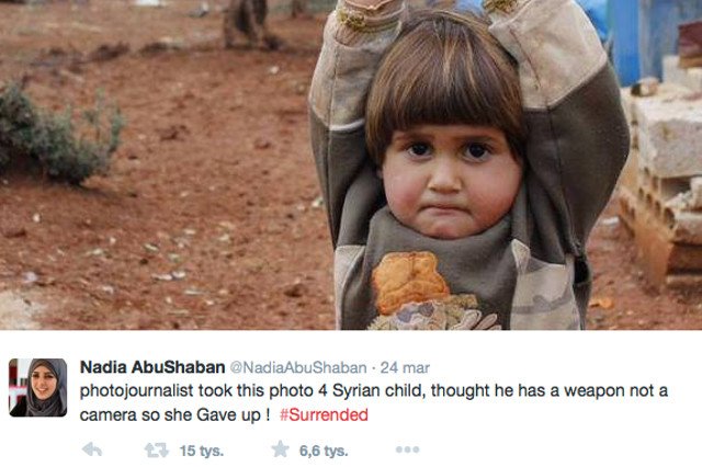 Zdjęcie poddającej się dziewczynki wykonał turecki fotoreporter Osman Sağırlı