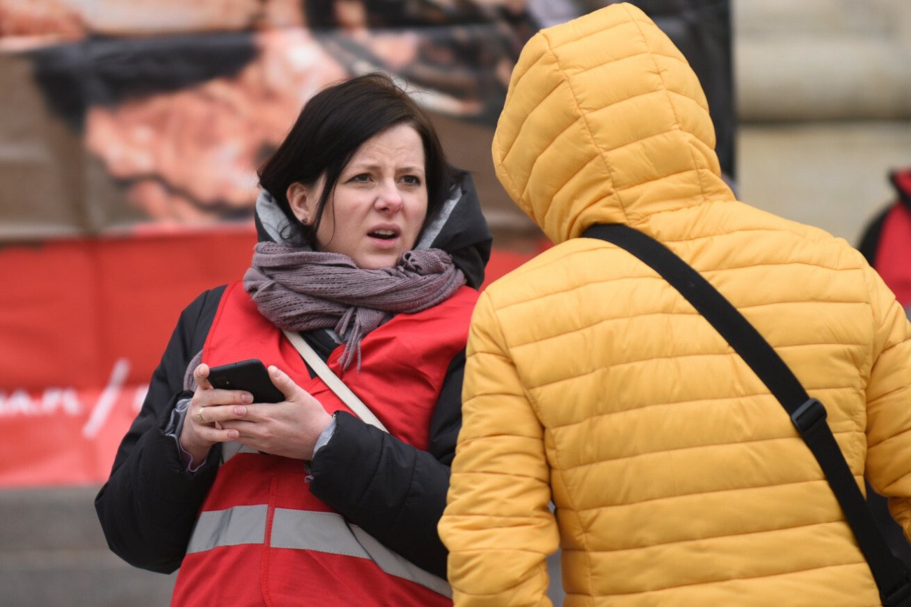 Kaja Godek podczas sprzeczki z jednym z przechodniów. Lublin, 6 marca 2022