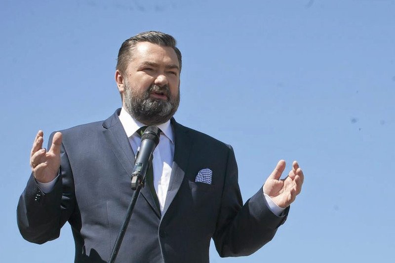Europarlamentarzyści izolują Korwin-Mikkego? Karski: Specjalnie podchodził do posłów PO. Czerpał przyjemność