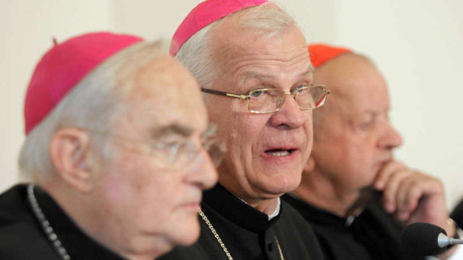 Abp Józef Michalik chce, by papież Franciszek szybciej pozwolił mu odejść na emeryturę.