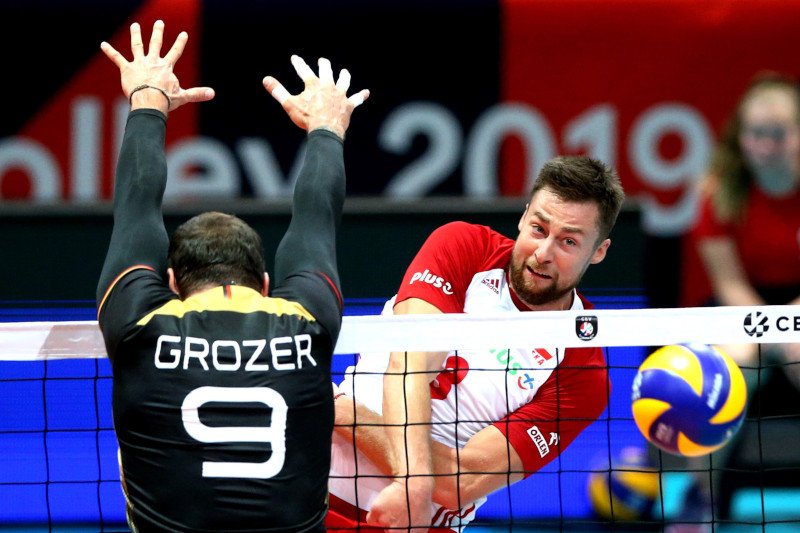 Okazuje się, że to Michał Kubiak zawiadomił polskie władze o problemie z odwołaniem lotu do Słowenii.