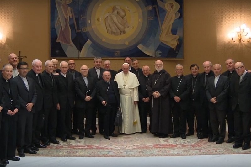 W 2018 roku 34 biskupów z Chile złożyło pisemne rezygnacje.
