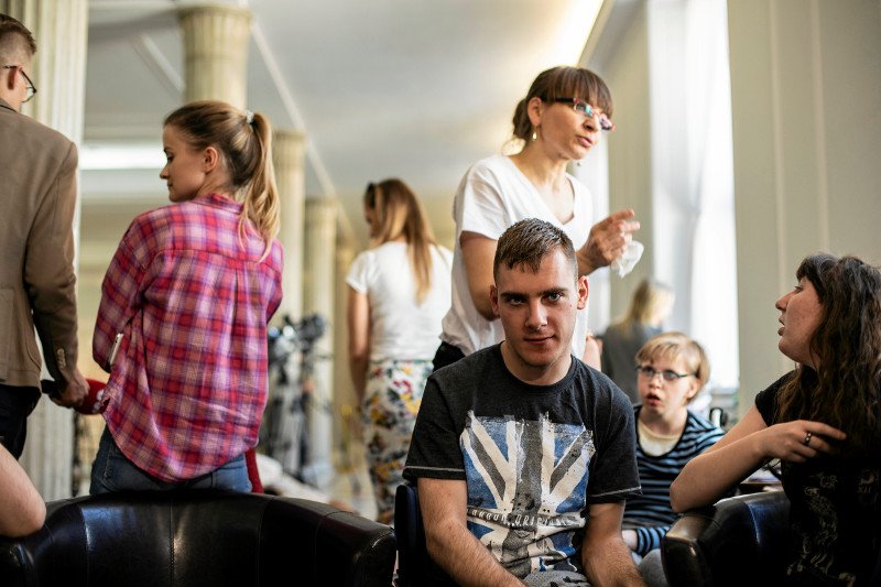 Nastawienie Polaków do protestu niepełnosprawnych i ich opiekunów zmieniło się diametralnie. Przynajmniej tak twierdzi sondaż dla "Wiadomości".