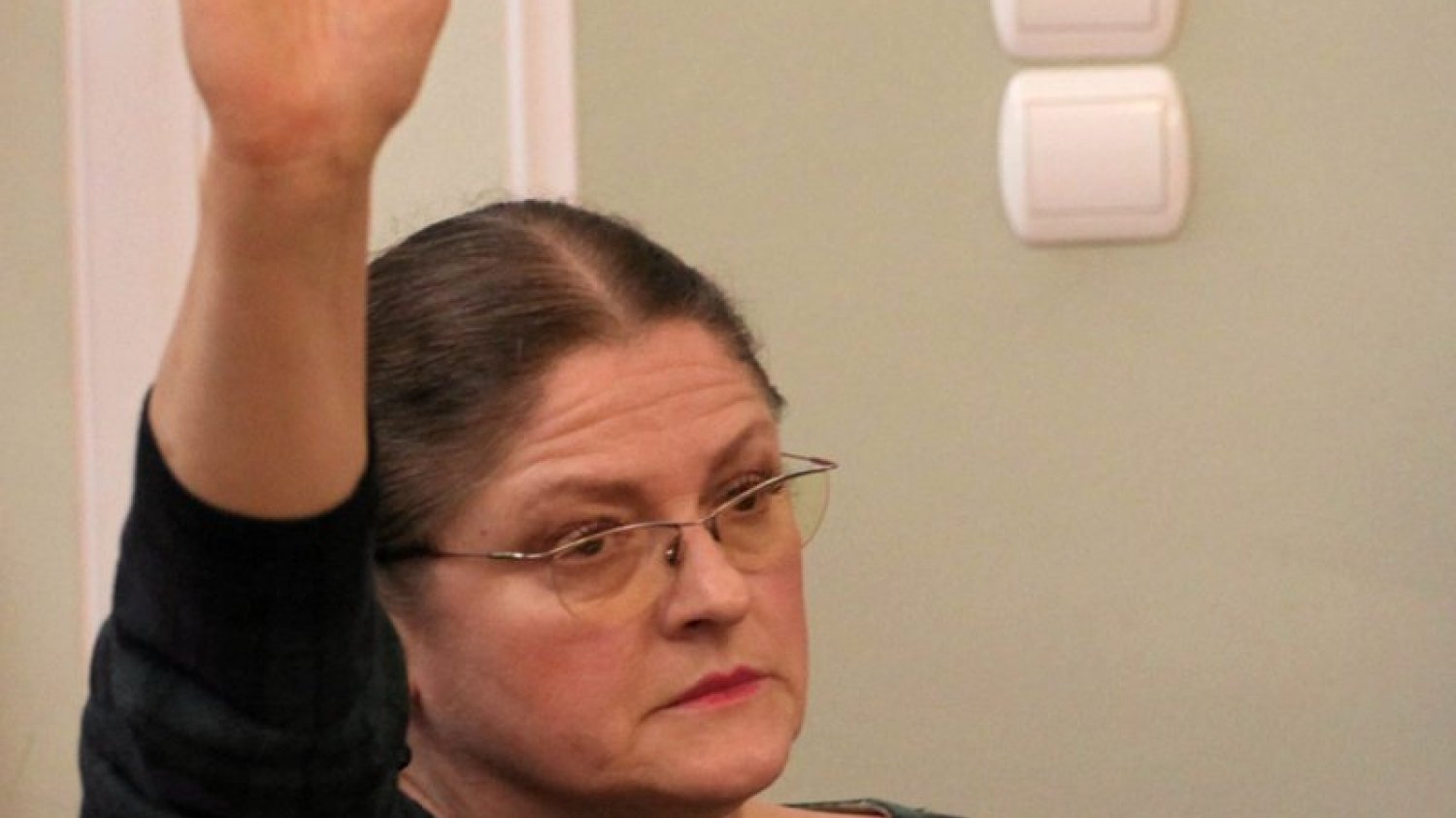 Wypowiedzi o ludziach, jako niechcianym towarze budzą skojarzenia. Coraz bardziej brunaty język posłanki Pawłowicz.