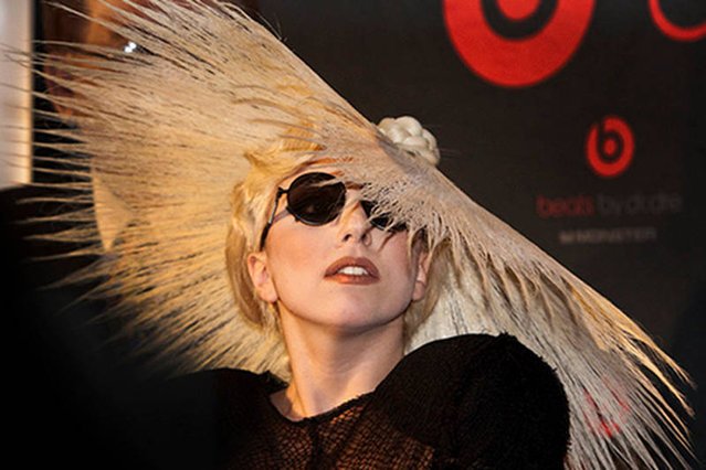 Lady Gaga buntuje polskie dzieci? Nie tylko ona