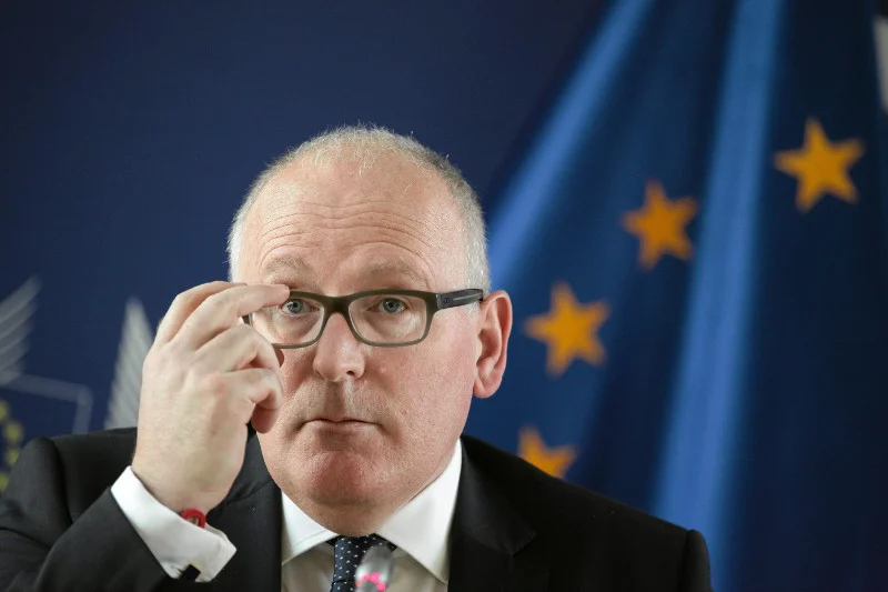 Debata o sytuacji w Polsce, która trwa w Parlamencie Europejskim jest miejscami bardzo gorąca. Padają także ostre określenia i zarzuty o bezprawne działanie.