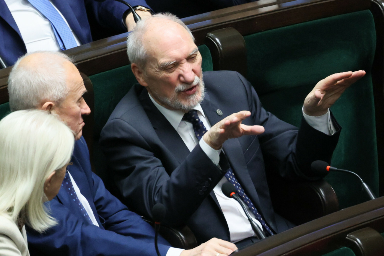 Tomczyk o audycie podkomisji smoleńskiej Macierewicza. "Nowy samolot pocięli szlifierkami"