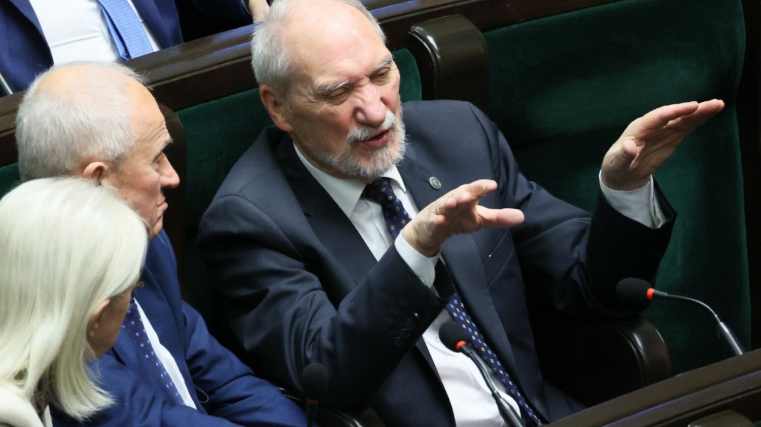 Tomczyk o audycie podkomisji smoleńskiej Macierewicza. "Nowy samolot pocięli szlifierkami"