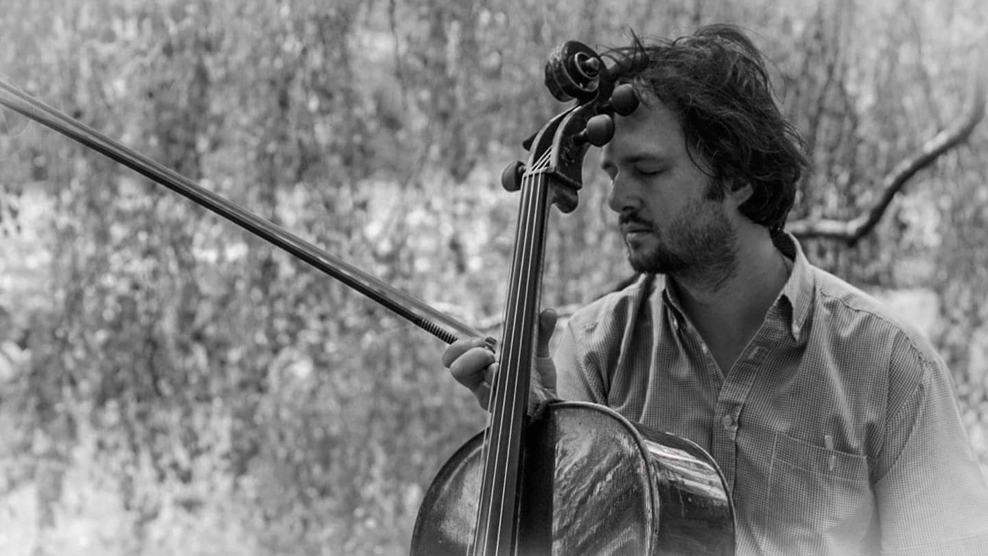 Zdjęcie pochodzi z filmu dokumentalnego autorstwa Aleksandry Rek, "Wariacja na wiolonczelę solo"