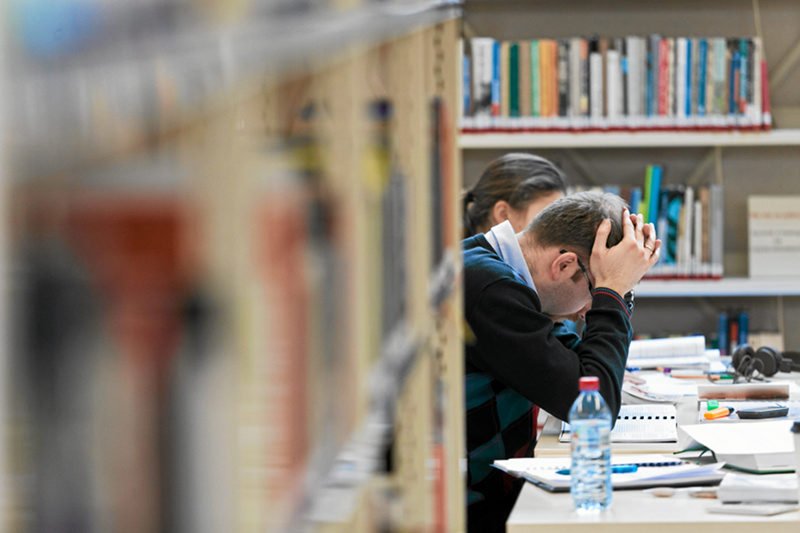 Wykładowca UAM w Poznaniu w dość kontrowersyjny sposób walczy z plagiatami wśród studentów.