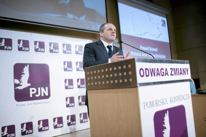 Polska Jest Najważniejsza nadal istnieje, a jej prezesem jest Paweł Kowal, jeden z liderów Polski Razem.