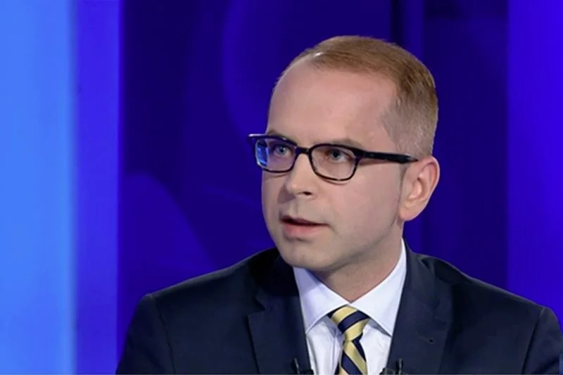 Michał Szczerba po raz kolejny zalazł za skórę telewizji publicznej. Zaproszenia już raczej nie powinien się spodziewać.