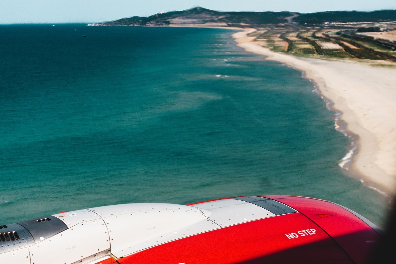 Widok z samolotu na zatokę w Wietnamie