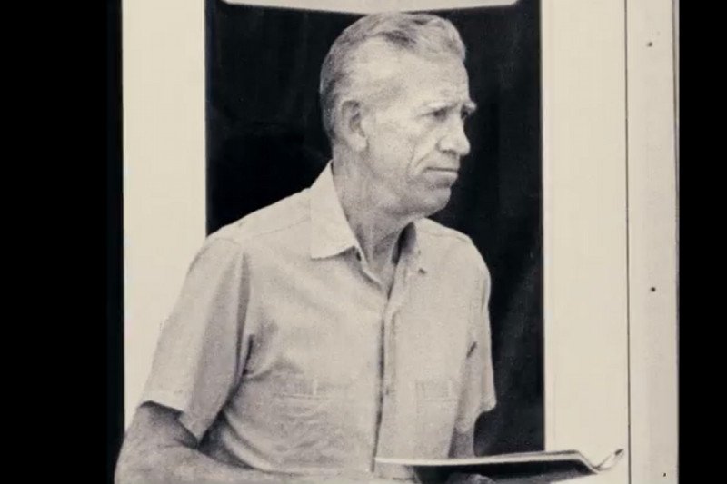 Kadr z filmu "Salinger" przedstawiający jedno z nielicznych zdjęć autora