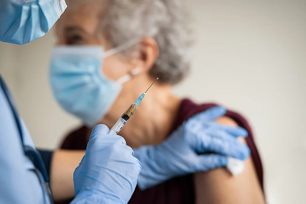 W Norwegii wyjaśniane są dokładne przyczyny zgonu 23 starszych osób, które zmarły po przyjęciu pierwszej dawki szczepionki na covid-19 Pfizer / BioNTech. Ile osób zmarło po szczepieniu na covid-19? Analiza 23 zgonów w Norwegii
