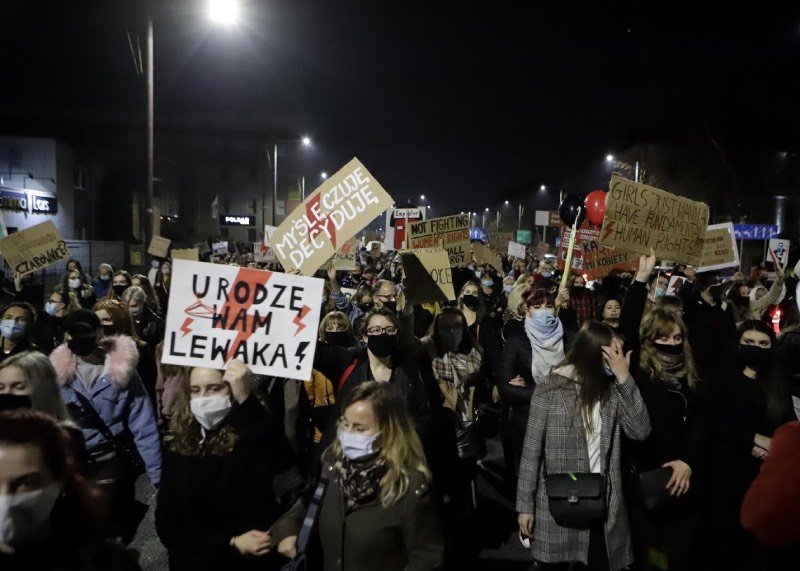 Strajk Kobiet. Onet: prokuratura szykuje surowe kary.