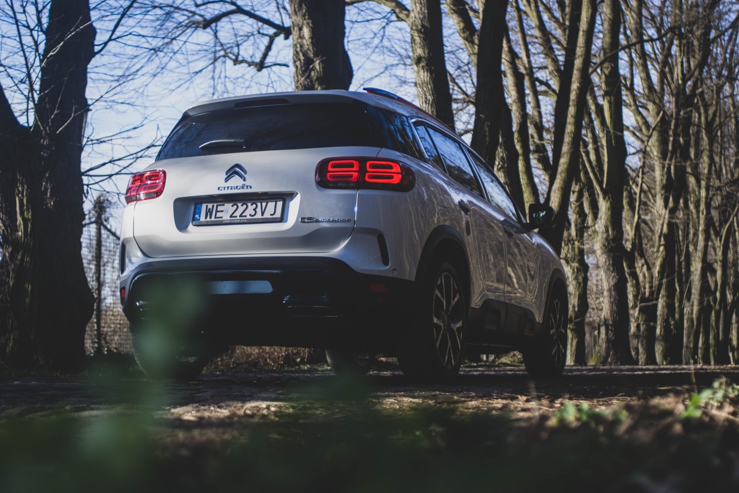 Citroen C5 to ładny i zaskakująco komfortowy kompaktowy SUV.