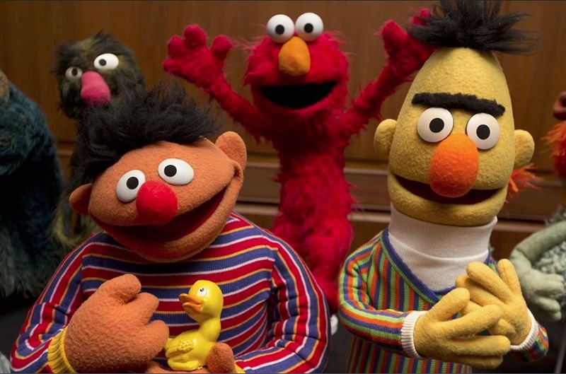 Zdaniem Marka Saltzmana Bert i Ernie z ulicy Sezamkowej się parą gejów.