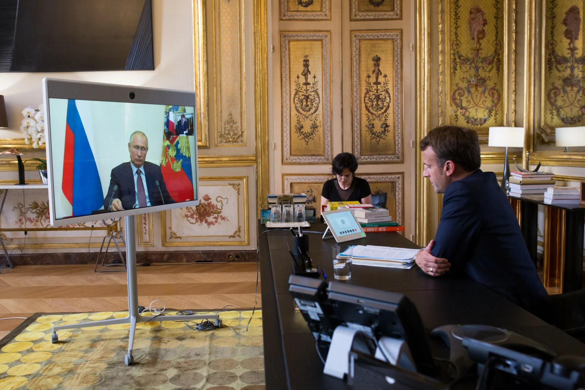 Prezydent Francji jest po kolejnej rozmowie z Władimirem Putinem. Prezydent Francji jest po kolejnej rozmowie z Władimirem Putinem
