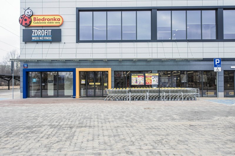 Z powodu ustawy o ograniczeniu handlu w niedzielę, sklepy sieciowe w Wielką Sobotę będą otwarte krócej niż rok temu.