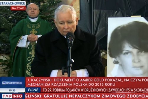Jarosław Kaczyński przemawiał po mszy świętej w kościele w Starachowicach.