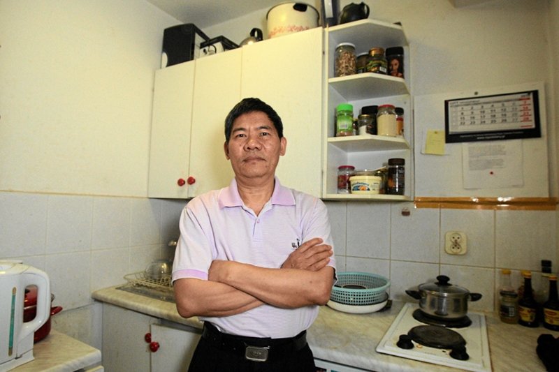 Prof. Nguyen Chi Thuat w swoim poznańskim mieszkaniu.