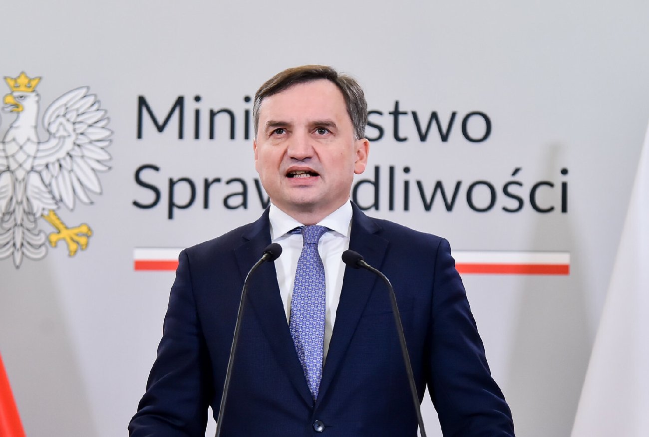 "Wyborcza" ujawnia, kto ma stać za inwigilowaniem Brejzy. To człowiek Ziobry.