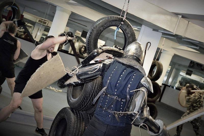 Pasja kosztuje, także sporo potu. Nim ruszymy na turniej i do zakupu blach lepiej poćwiczyć w szkole rycerskiej