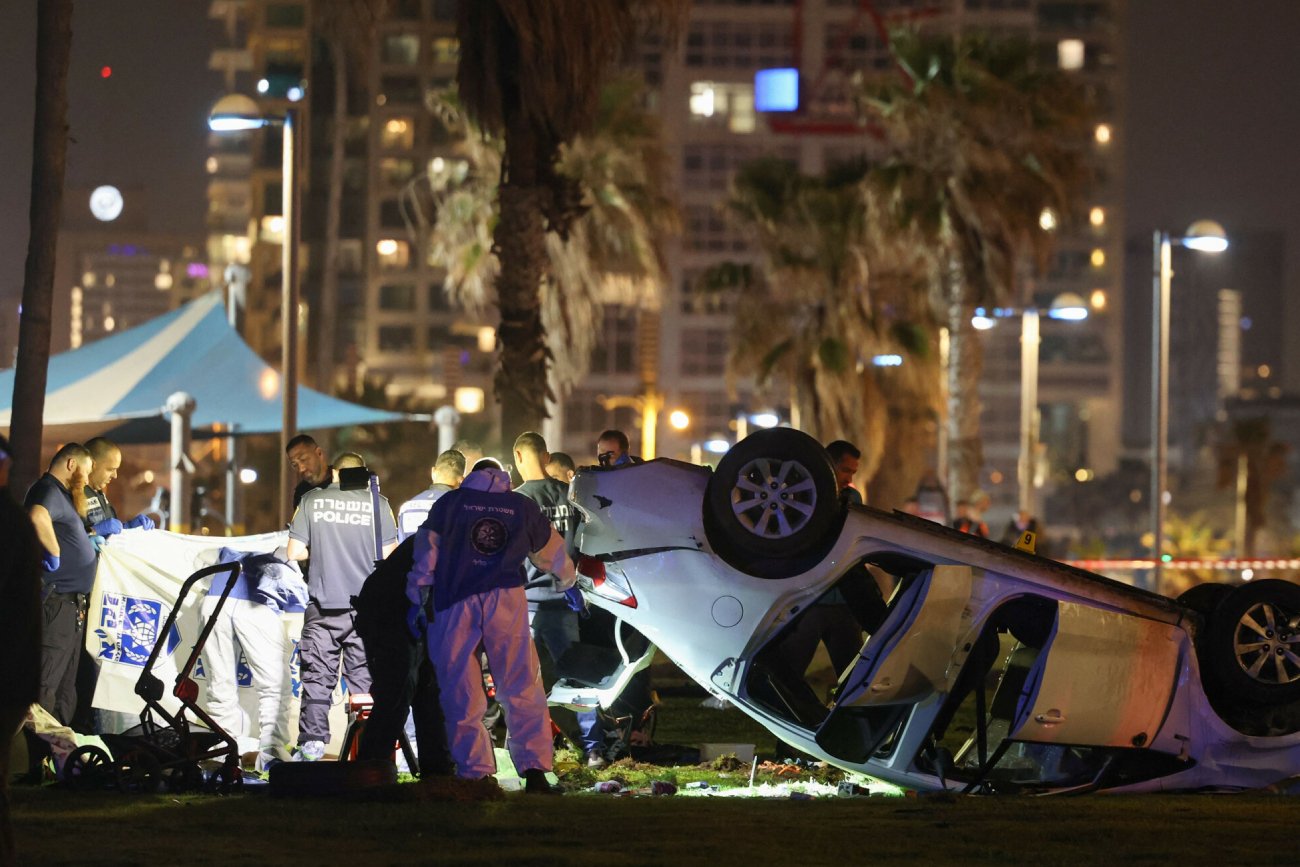 Zamach terrorystyczny w Tel Awiwie. Samochód wjechał w turystów w parku