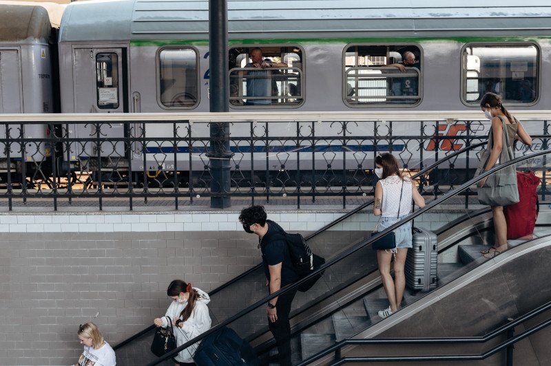 Sanepid szuka pasażerów pociągu. U jednego z podróżnych potwierdzono koronawirusa. / Zdjęcie ilustracyjne