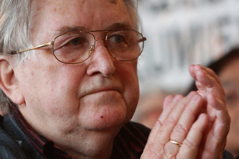 Kazimierz Kutz krytykuje Bronisława Komorowskiego.