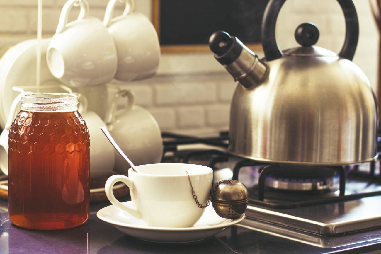 Jak zaparzyć herbatę? Ten błąd sprawia, że nie jest zdrowa