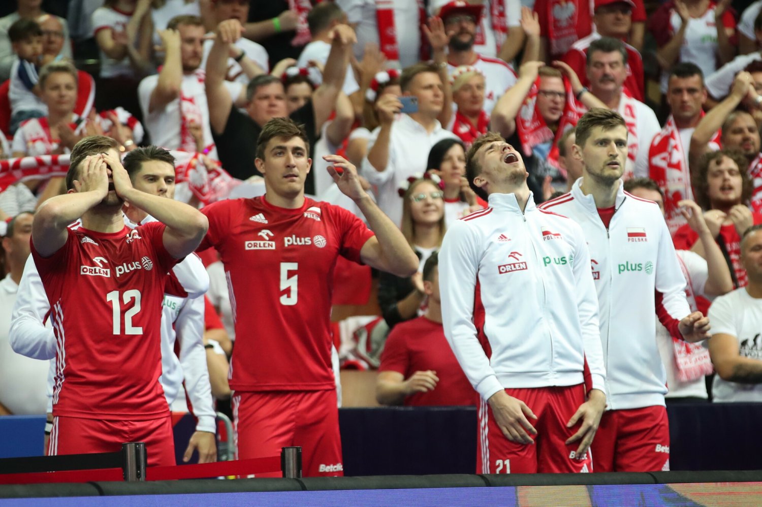 Zawiedzione miny naszych siatkarzy podczas meczu ze Słowenią, znów się nam nie udało