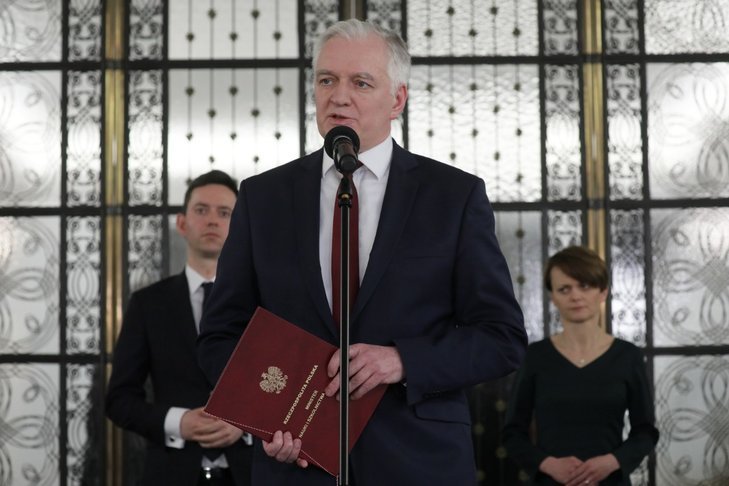 Jarosław Gowin mówi o możliwości przeprowadzenia wyborów w sierpniu.
