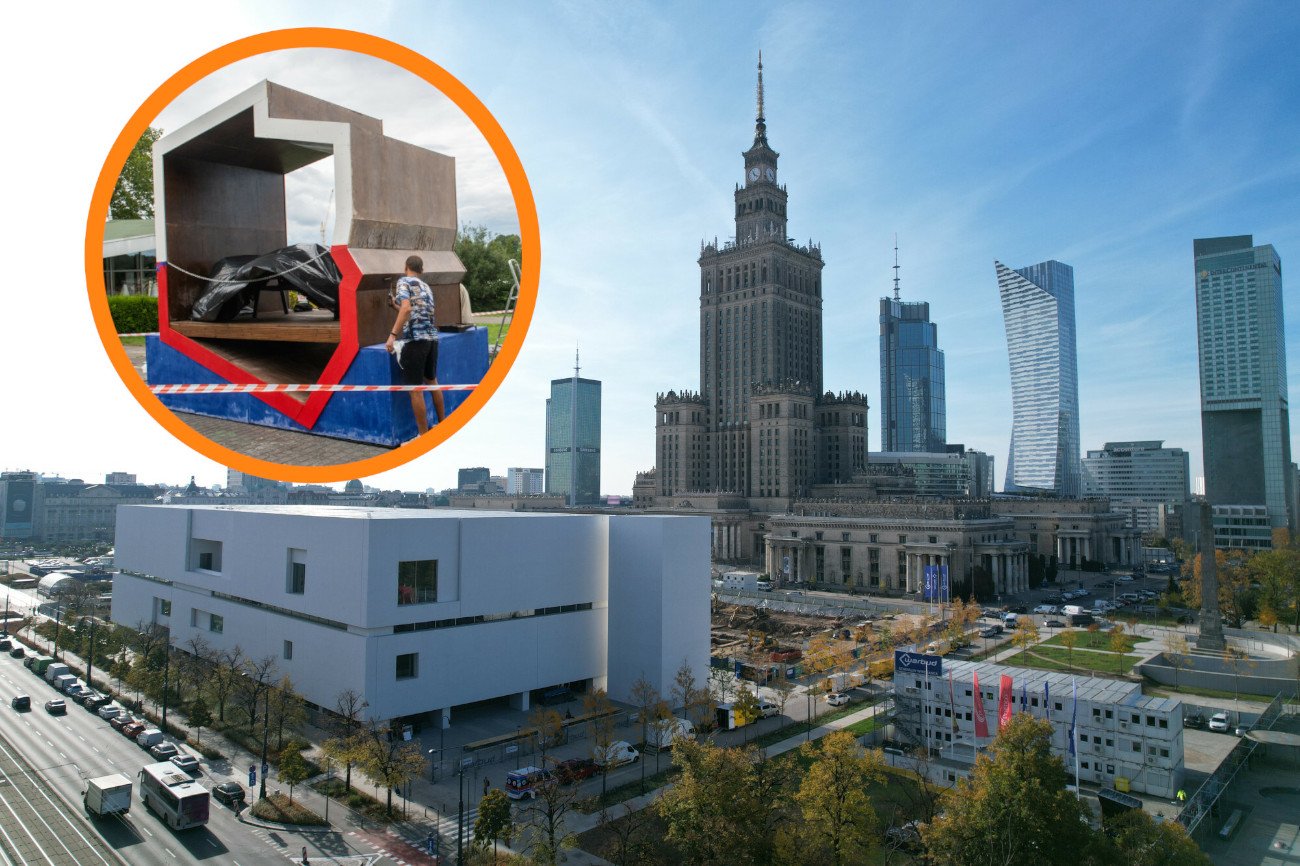siedziba Muzeum Sztuki Nowoczesnej w Warszawie i ławka patriotyczna od PiS