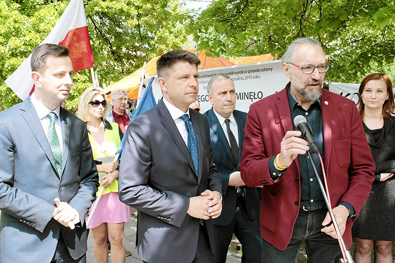 Rozmówca naTemat.pl przypomina, że szef PO Grzegorz Schetyna od początku sceptycznie podchodził do współpracy z KOD.