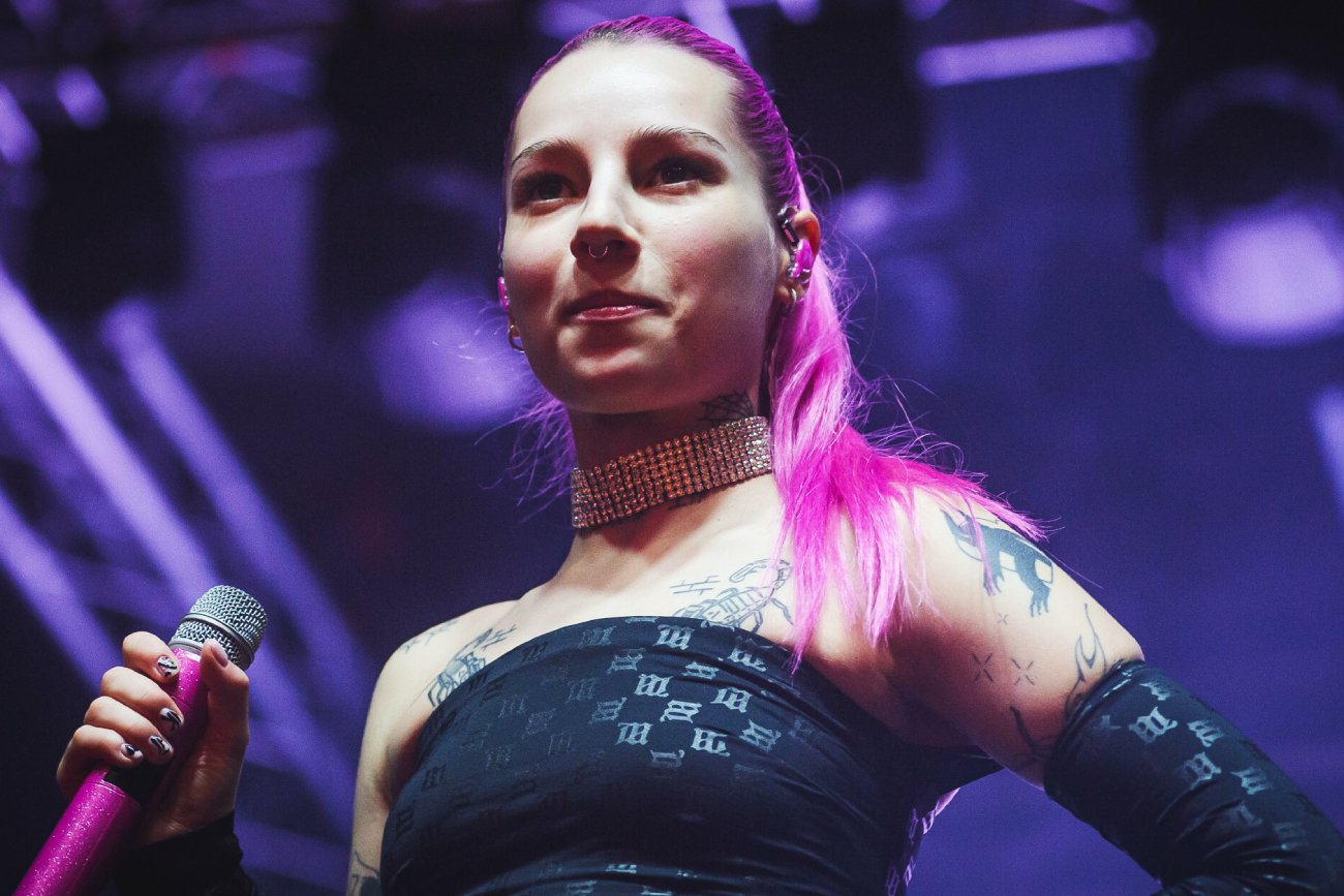 Young Leosia po operacji piersi. Dodała zdjęcia ze szpitala po zabiegu