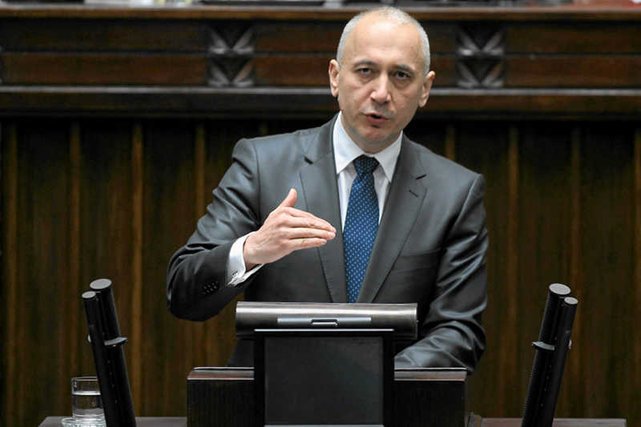 Poseł PiS Joachim Brudziński w trzecią rocznicę katastrofy smoleńskiej ostro krytykuje ministra spraw zagranicznych Radosława Sikorskiego