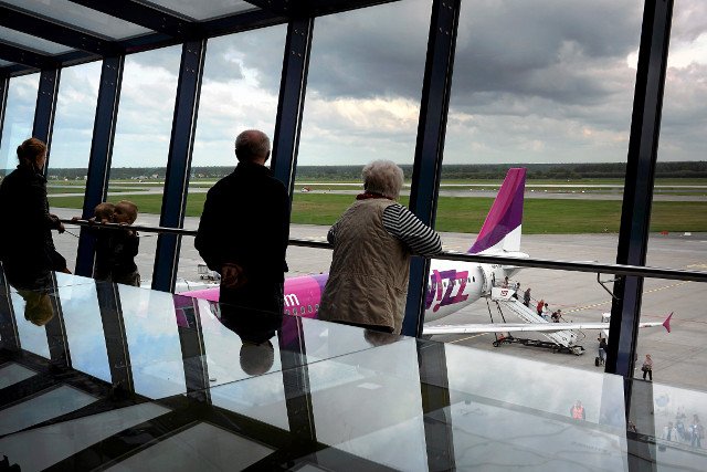 Polacy szukają szczęścia za granicą.