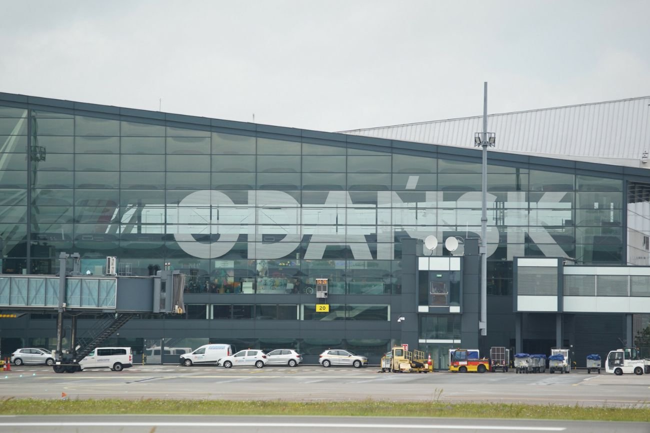 Agresywny mężczyzna na lotnisku w Gdańsku. Interweniowała Straż Graniczna