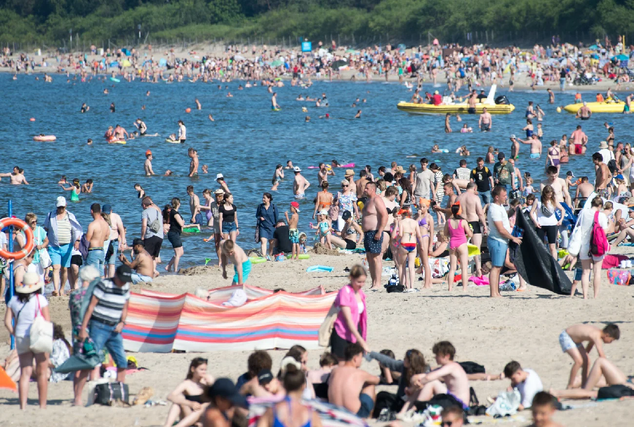 Gdzie zakaz kąpieli nad Bałtykiem? Tu znaleziono sinice i bakterie E.coli.