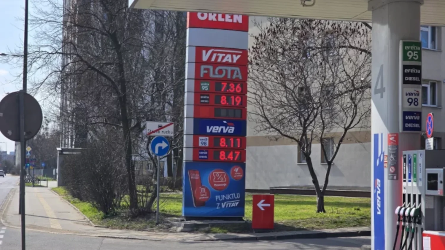 Pakiet CPN ma obniżyć ceny paliw przed Wielkanocą. W jaki sposób? CPN przegłosowane w Sejmie. O ile obniży ceny benzyny?