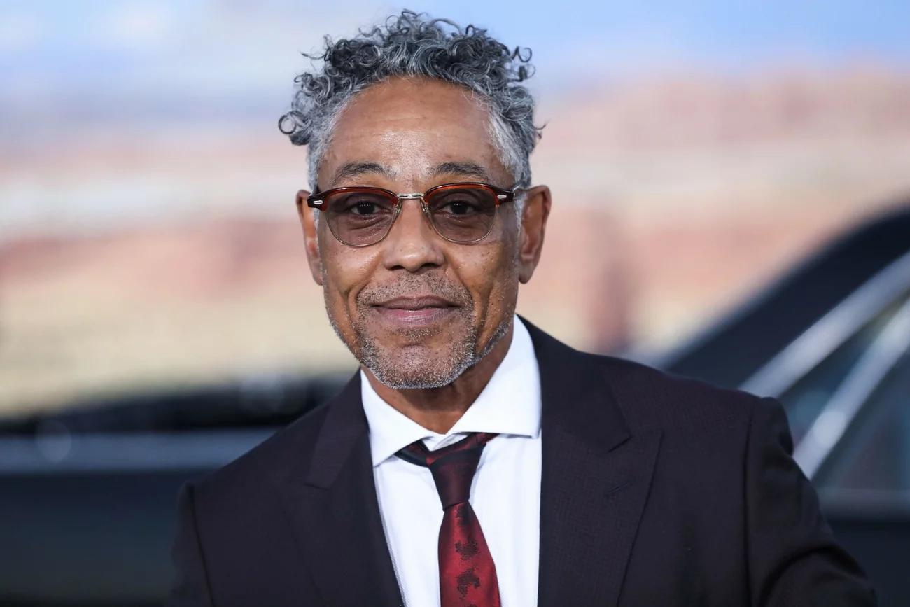 Giancarlo Esposito chciałby zagrać Profesora X w MCU. Giancarlo Esposito chciałby zagrać Profesora X w MCU.