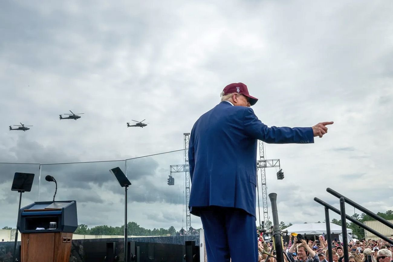 Trump pisze, że irańscy twardogłowi, którzy wypowiadali się przeciwko porozumieniu, teraz "wszyscy są martwi". "A będzie tylko gorzej!" - dodał.