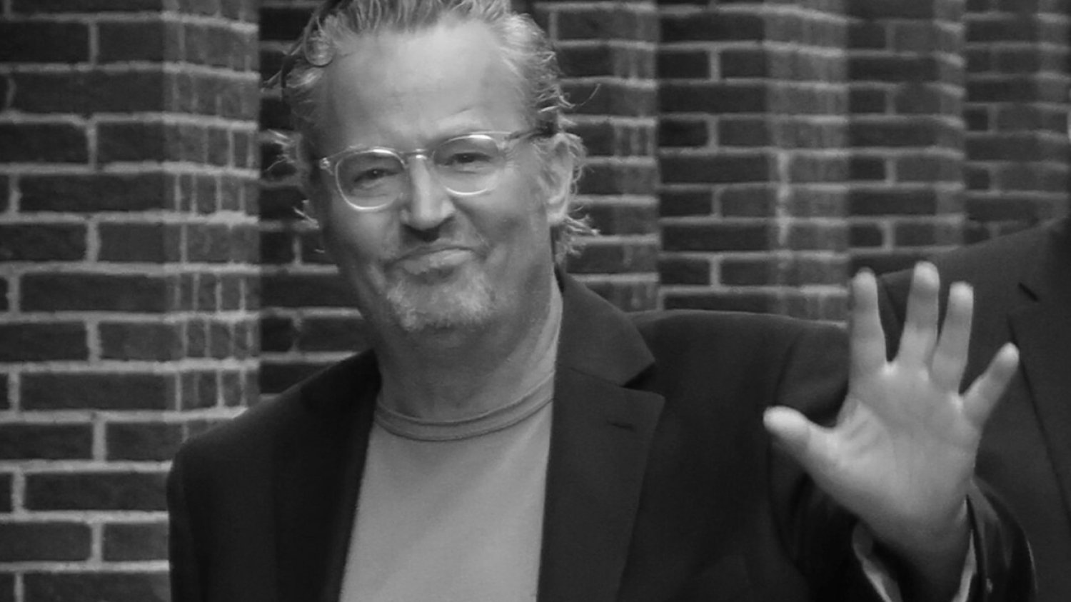 Matthew Perry śmierć chandler przyjaciele uzależnienie pomoc