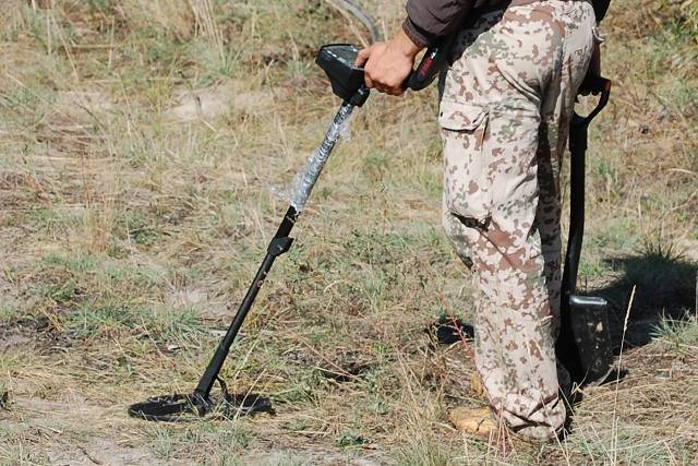 Wesley Carrington zaraz po zakupieniu wykrywacza metalu odnalazł prawdziwy skarb