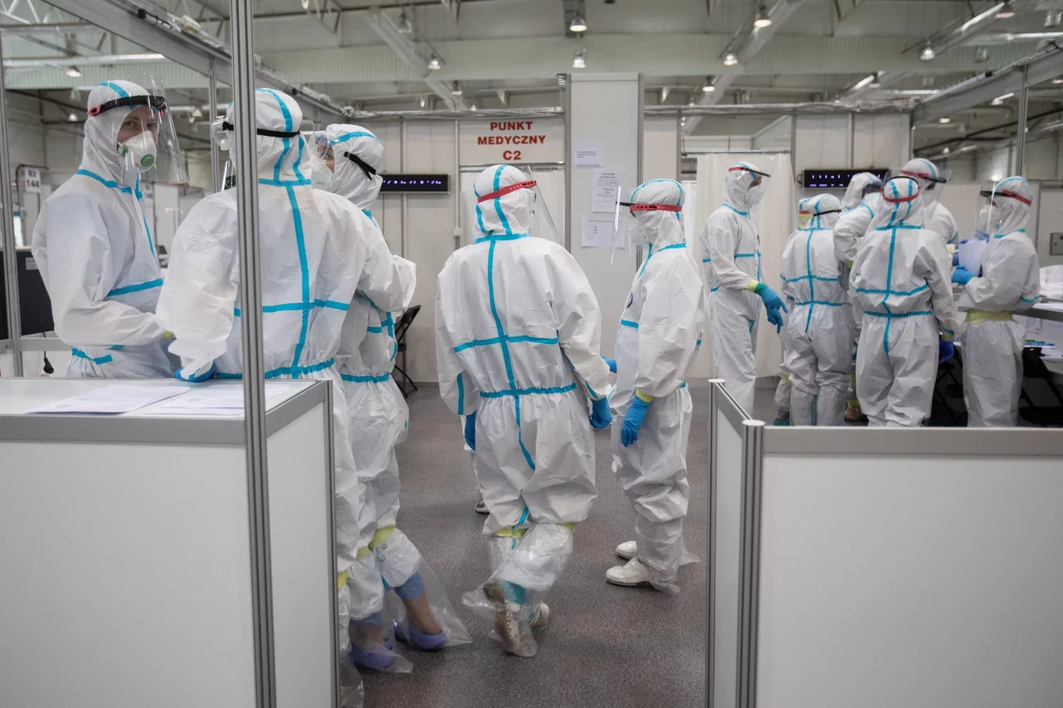 Liczba zakażeń w piątkowym raporcie MZ.