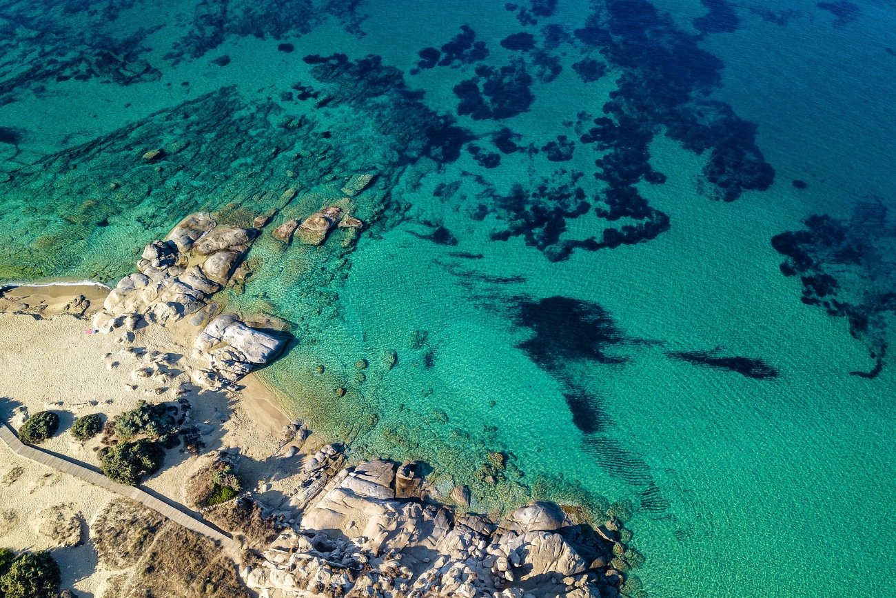 Wybrzeże greckiej wyspy Naxos