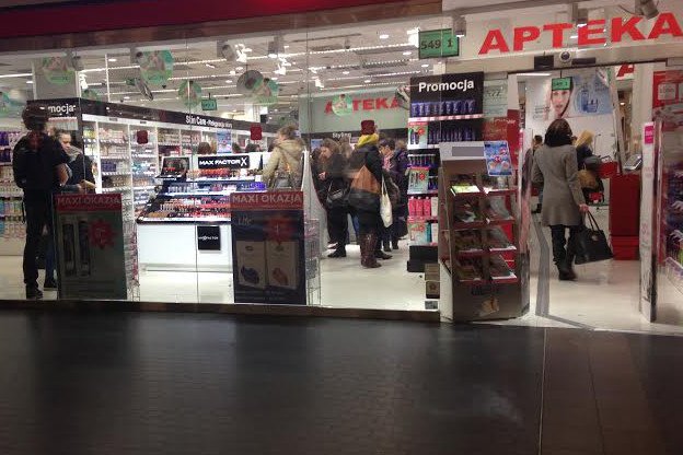 Farmy lekomanów, czyli jak apteki uzależniły nas od złudzeń. "Wchodzę i wszystko wydaje się być potrzebne"